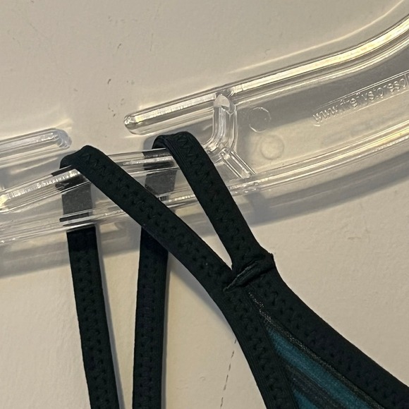 Lululemon Lightweight Racerback Double Strap Singlet Green Black NWOT - Picture 9 of 11